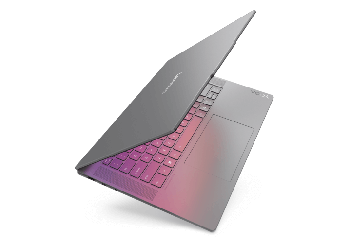 Yoga Slim 7i Gen 9 Aura Edition (15インチ Intel) 前面左側面図