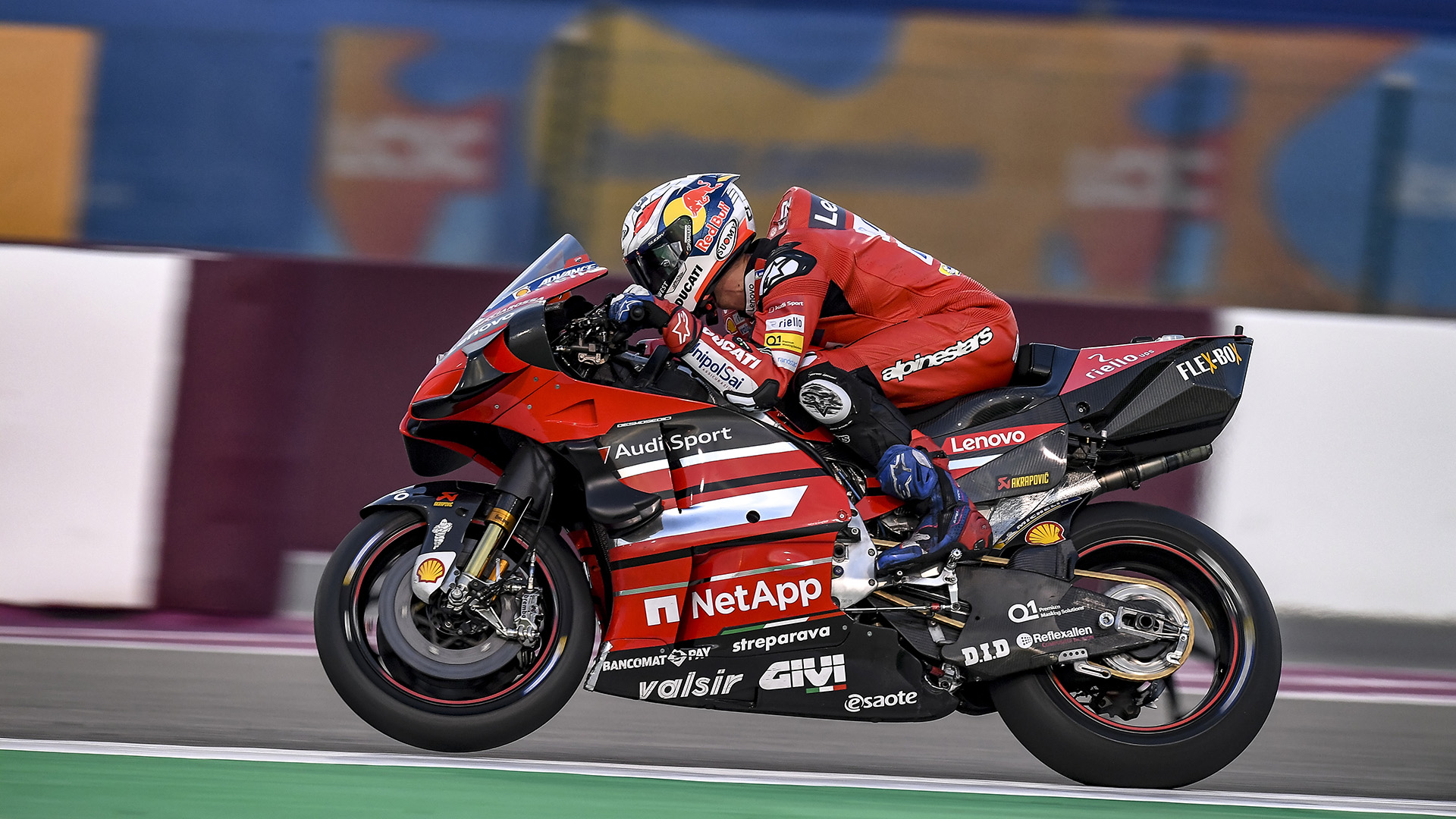 Moto de course Ducati en action