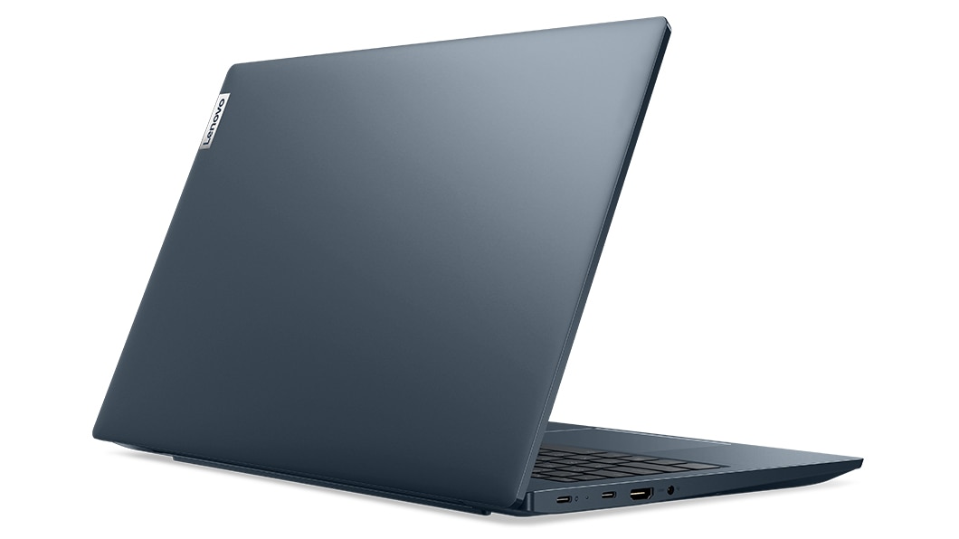 Imagen de semiperfil trasero de la notebook Lenovo IdeaPad 5i 7ma Gen (15.6″, Intel) abierta a poco menos de 90° en una de sus opciones de color