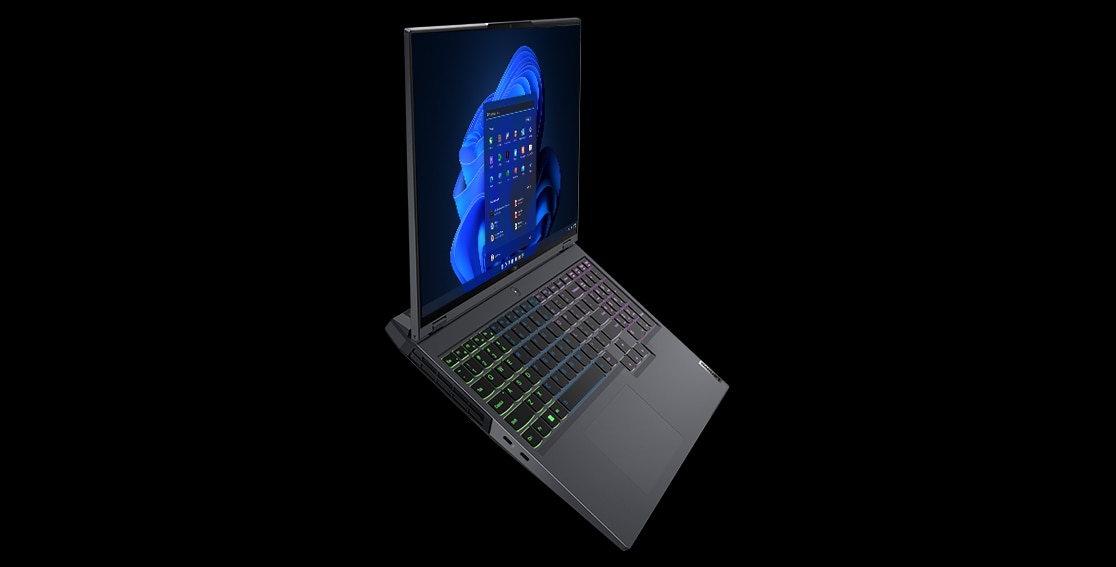 Vista laterale, posteriore del coperchio inferiore del notebook da gaming Lenovo Legion 5i Pro di settima generazione (16'' Intel), che mostra le prese d'aria