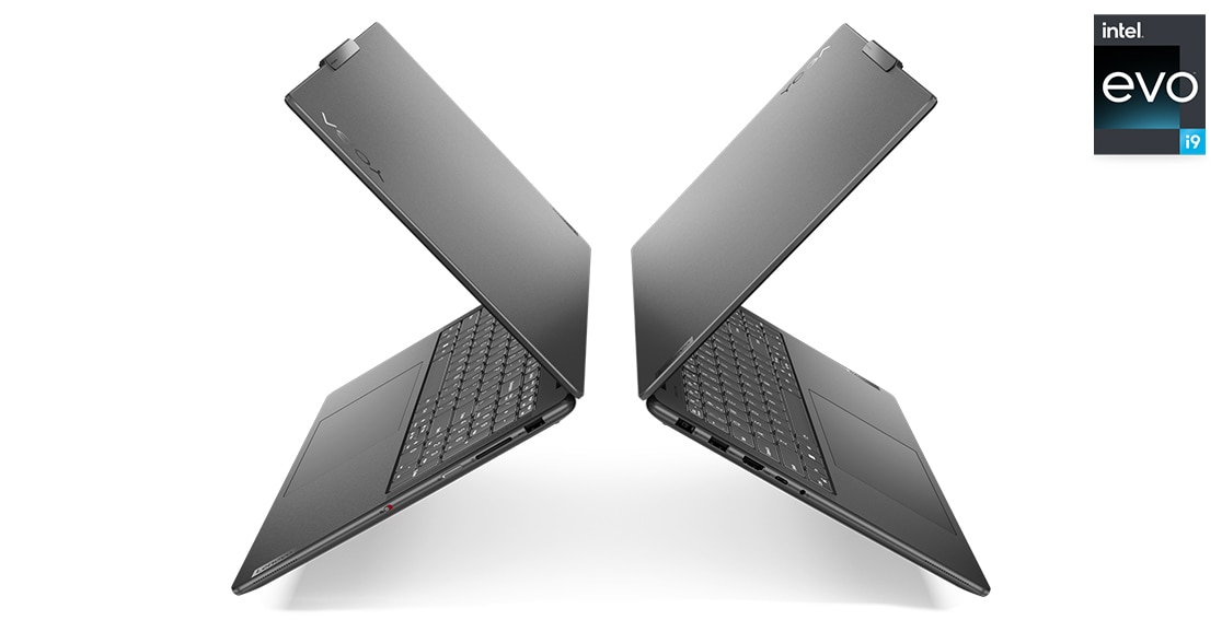 Vues gauche et droite de deux Lenovo Yoga Pro 9i Gen 8 (16'' Intel), ouverts à 90 degrés et disposés en X