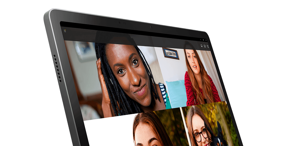 Lenovo Yoga Tab 11 Tablet – abgeschnittene Dreiviertelansicht von links vorne, mit vier Videokonferenz-Teilnehmern auf dem Display