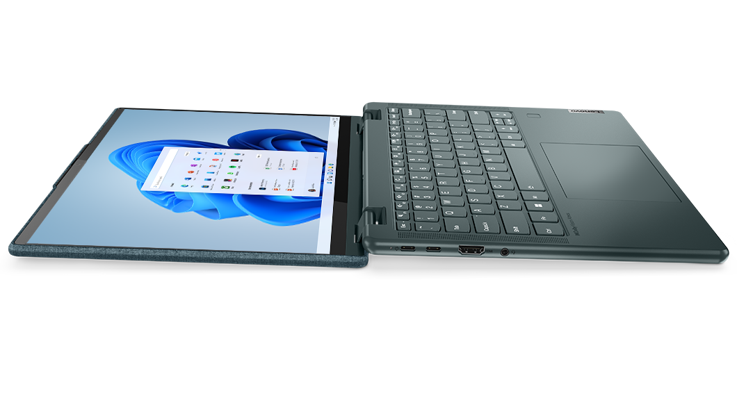Vista de perfil del portátil convertible Lenovo Yoga 6 Gen 7 abierto en un ángulo de 180 grados.