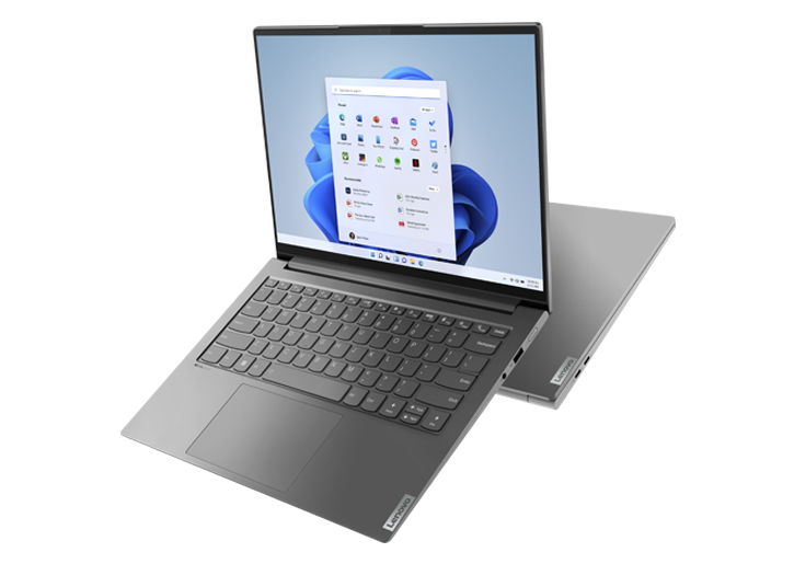 Vista anteriore del notebook Lenovo Yoga Slim 7i Pro di settima generazione, con schermo e tastiera