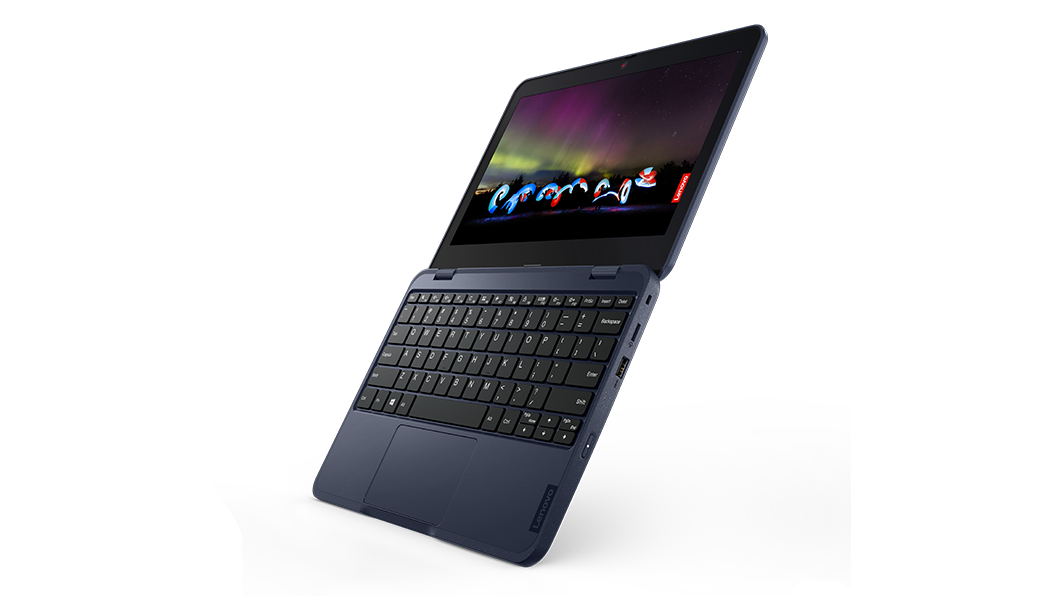 Lenovo 100w Gen 3 Notebook, um 180 Grad geöffnet, Schrägansicht mit Blick auf die Anschlüsse auf der rechten Seite.
