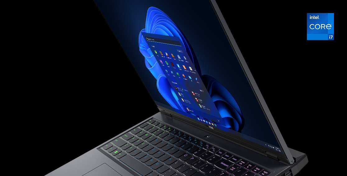 Linke Seitenansicht des Lenovo Legion 5i Pro Gen 7 (16'' Intel) Gaming-Notebooks, geöffnet, mit Bildschirm und Tastatur