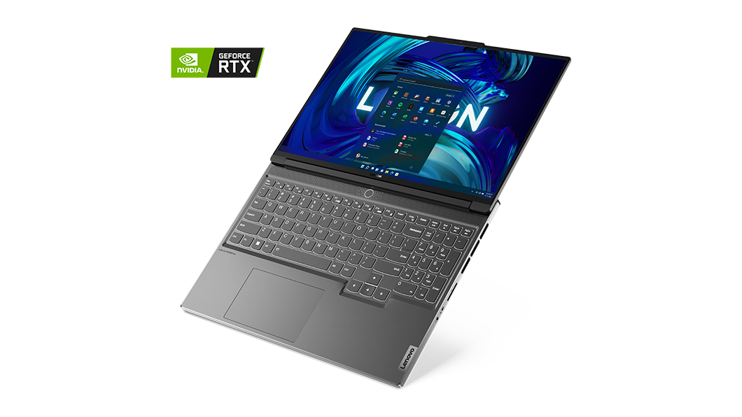 Legion Slim 7i (7.ª geração) totalmente aberto a 180 graus com o distintivo NVIDIA® GeForce RTX™