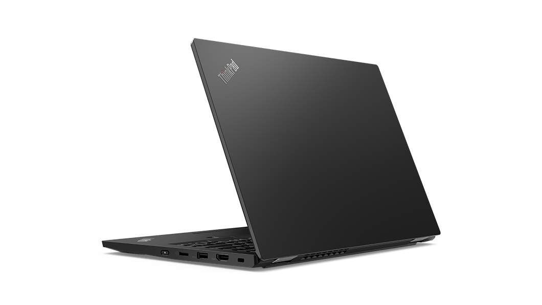 Ansicht von hinten rechts auf das ThinkPad L13 Gen 2 (13'' AMD) Notebook, geöffnet, mit Anschlüssen an der rechten Seite und hinteren Lüftungsschlitzen