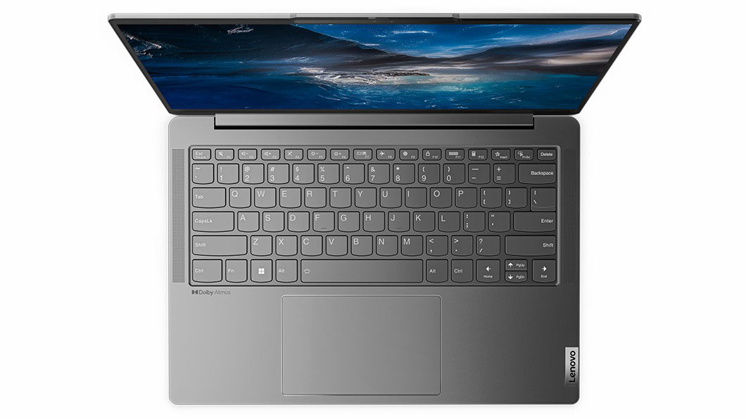 Yoga Slim 6i Gen 8 Notebook, Ansicht von Display und Tastatur von oben nach unten.