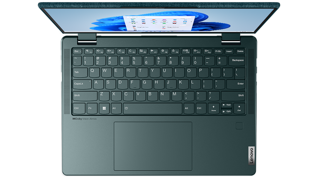Bilde ovenfra av Lenovo Yoga 6 Gen 7 bærbar datamaskin åpen 90 grader med fokus på tastatur.	