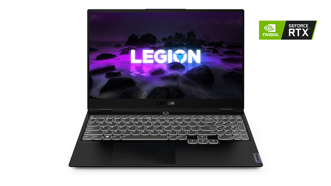 Imagen de frente de la laptop gamer Lenovo Legion Slim 7 6ta Gen abierta con el logo de los gráficos NVIDIA® GeForce RTX™, con el teclado retroiluminado 