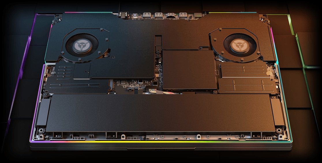 Imagen de los componentes internos de la laptop gaming Lenovo Legion 7 6ta Gen (16”, AMD) 