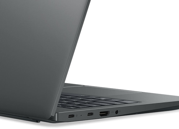 Lenovo IdeaPad 5 Gen 7 Notebook, zugeschnittene Dreiviertelansicht von hinten mit Blick auf die Anschlüsse.