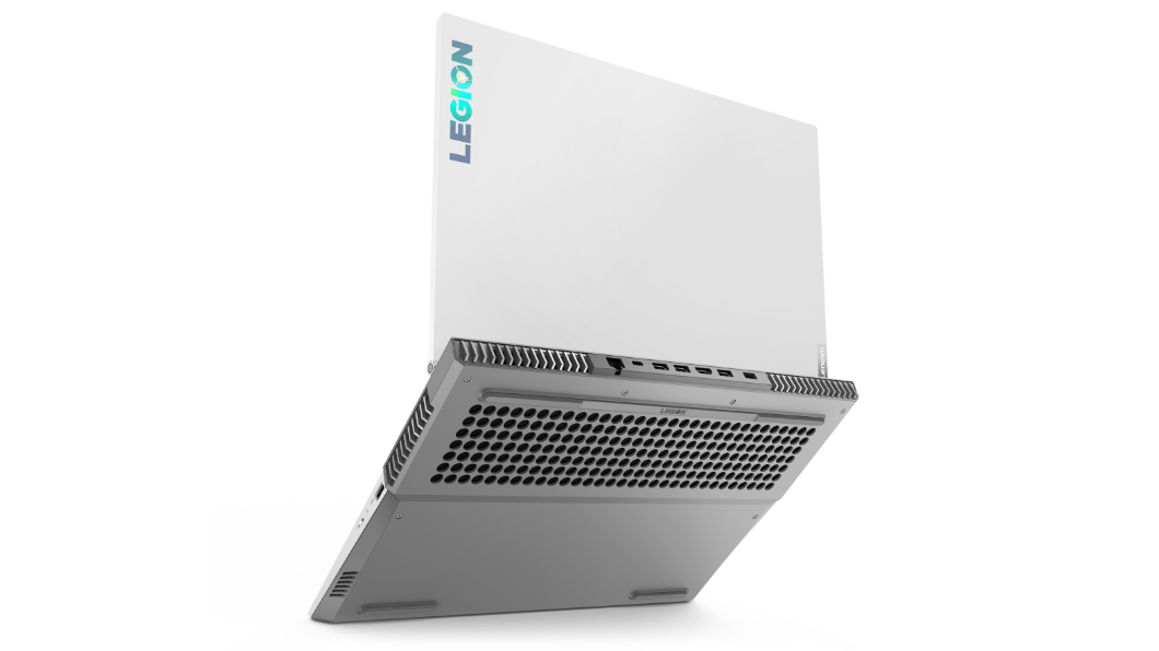 Vista trasera de la laptop gamer Lenovo Legion 5i 6ta Gen (15.6'', Intel) abierta a poco más de 90°, en color Stingray & dove grey