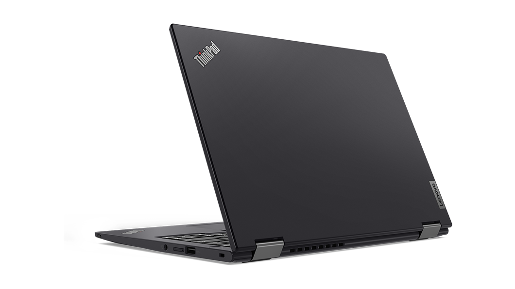 ThinkPad X13 Yoga Gen (13 tuumaa, Intel) -kannettava – kolmen neljäsosan näkymä takaoikealta kannettavan tietokoneen tilassa, kansi avoinna