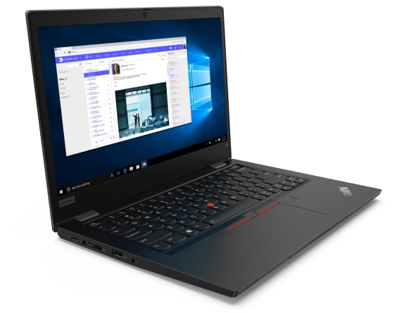 Imagen de la laptop Lenovo ThinkPad L13 2da Gen abierta a 90°, en color negro y de semiperfil izquierdo