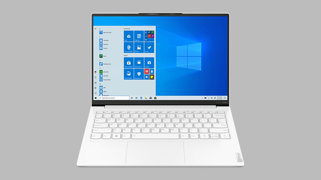 Vooraanzicht van de Yoga Slim 7i Carbon-laptop met toetsenbord
