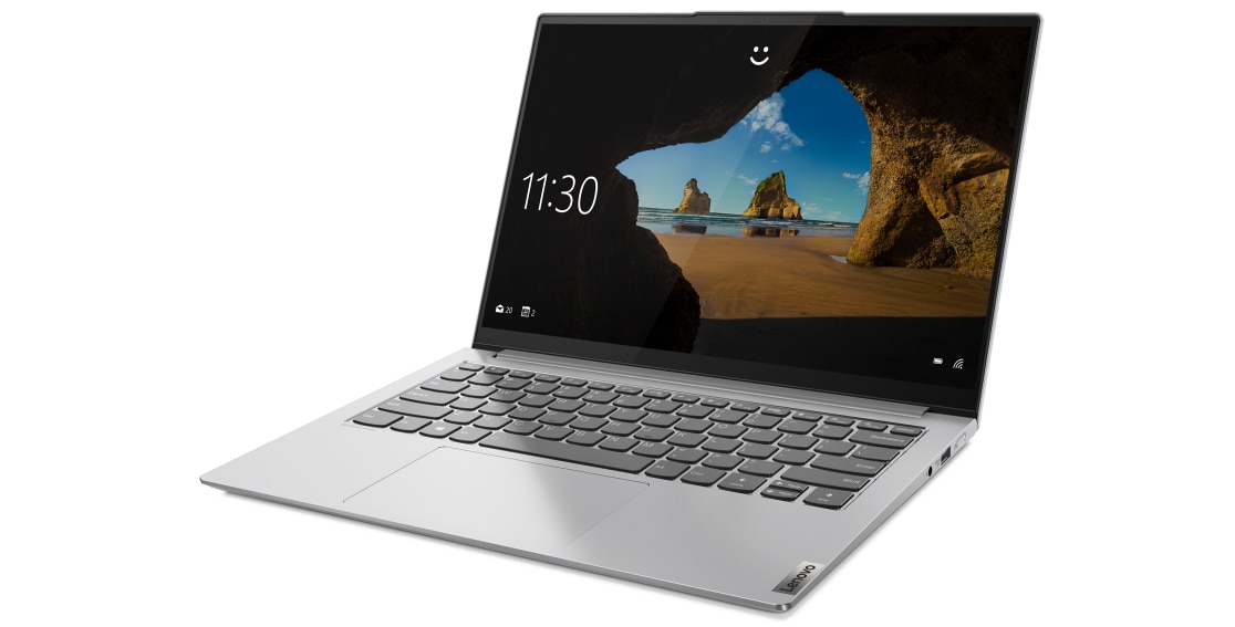 Ángulo derecho de la laptop Yoga Slim 7i Pro de Lenovo en color plateado abierta a poco más de 90°