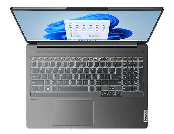 Fotografía cenital del teclado de tamaño completo con teclado numérico en la laptop Lenovo IdeaPad 5i Pro Gen 7 en Storm Grey.