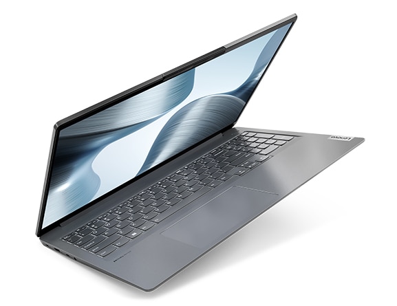Vista frontal de la laptop Lenovo IdeaPad 5i Pro Gen 7 abierta 70 grados, que muestra la delgadez de los lados de la pantalla y el teclado.