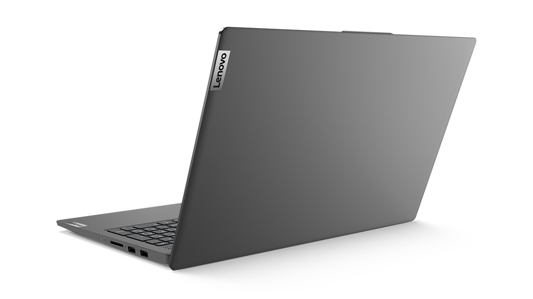 Grå Lenovo IdeaPad 5 (15) bærbar PC sett i vinkel bakfra
