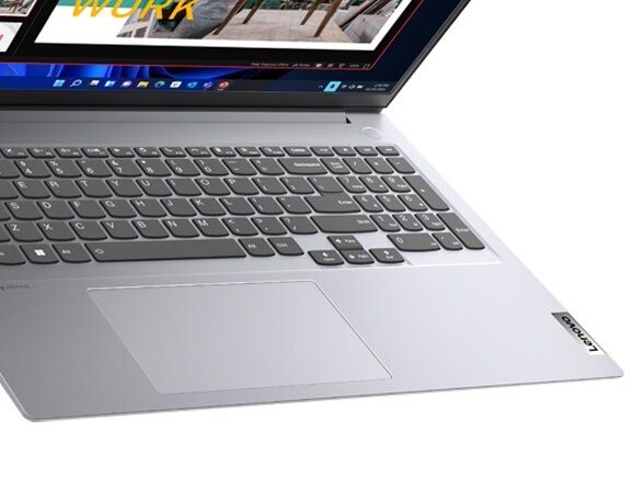 Vista de parte del teclado del portátil Lenovo ThinkBook 16 4ta Gen (16”, Intel).