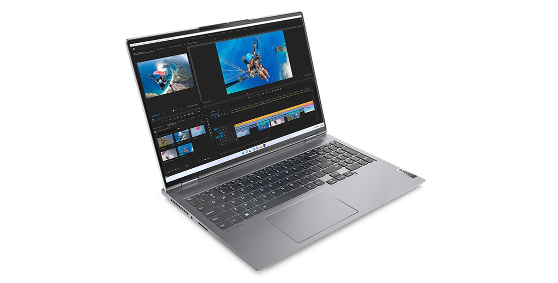 ThinkBook 16p Gen 3 (16'' AMD) Notebook, Ansicht von links, um 110 Grad geöffnet, mit Blick auf Tastatur und Display