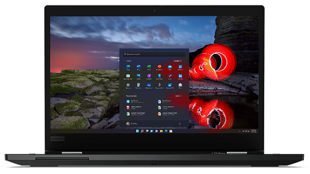 ThinkPad L13 Yoga Gen 2 (13'' -AMD) sedd framifrån med bild på mörkt havslandskap med grönskimrande himmel